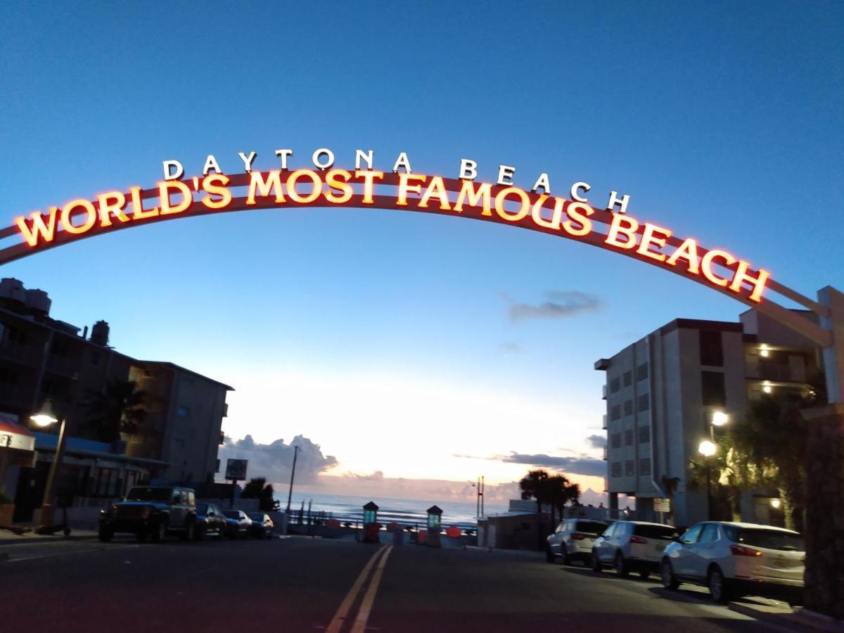 Ocean Balmy Warm Healing Breeze Under Sapphire Sky Year Round On Sunny Balcony Apartment Daytona Beach Bagian luar foto
