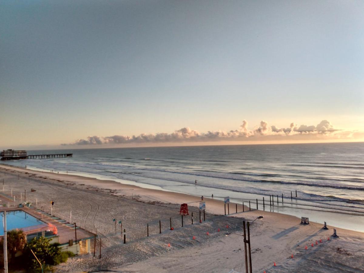 Ocean Balmy Warm Healing Breeze Under Sapphire Sky Year Round On Sunny Balcony Apartment Daytona Beach Bagian luar foto